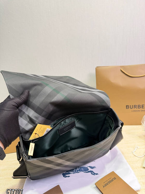 Burberry shoulder bag — Premium Replica