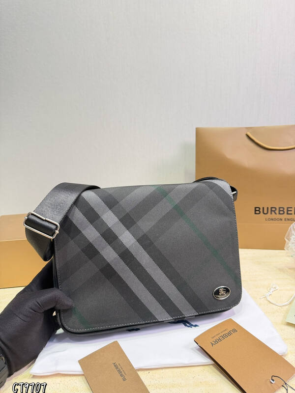Burberry shoulder bag — Premium Replica