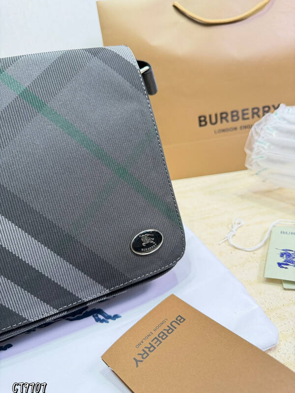 Burberry shoulder bag — Premium Replica