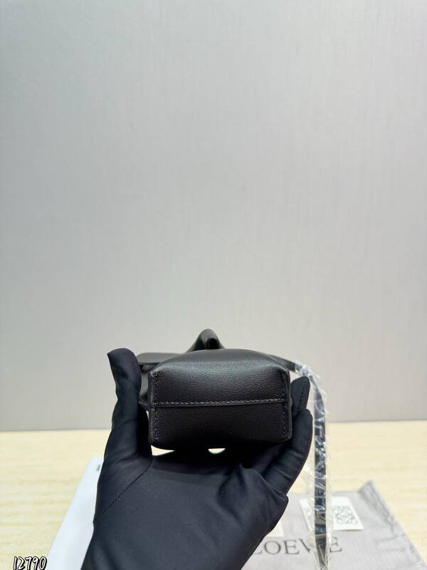 Loewe Black shoulder bag — 1:1 Replica