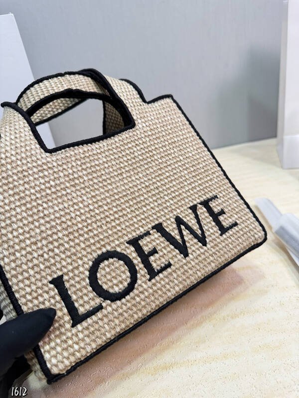 Loewe Black 25x18x10cm shoulder bag — AAA Quality Replica