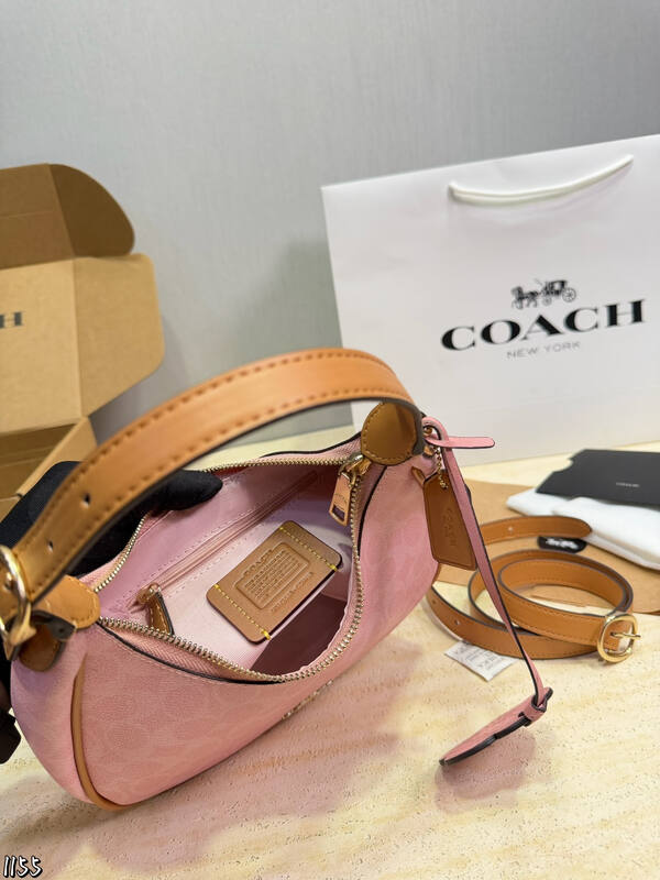 Coach Pink shoulder bag — AAA Quality Replica