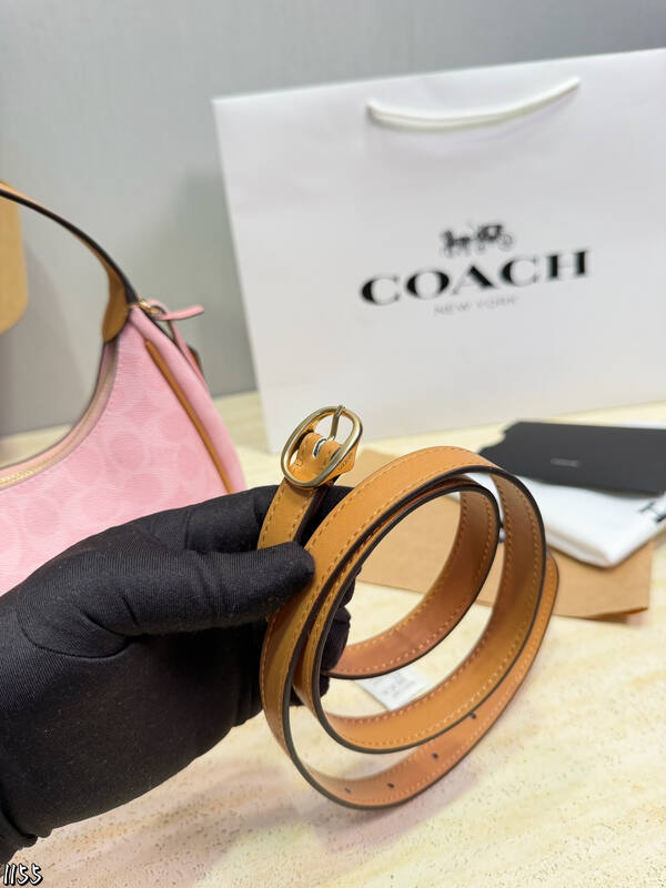 Coach Pink shoulder bag — AAA Quality Replica