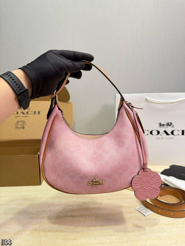 Coach Pink shoulder bag — AAA Quality Replica