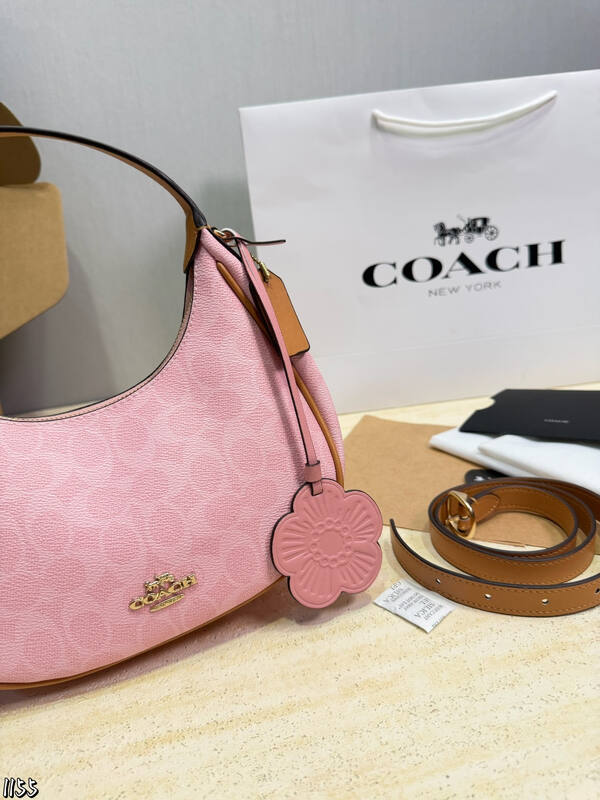 Coach Pink shoulder bag — AAA Quality Replica