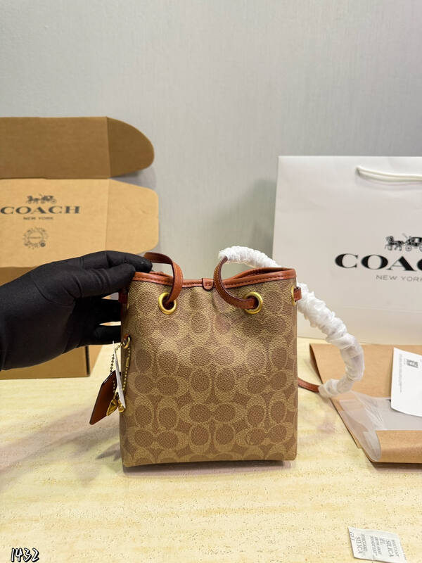 Coach Monogram shoulder bag — 1:1 Replica
