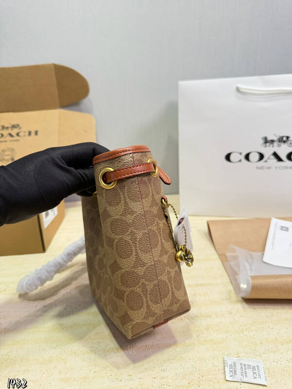 Coach Monogram shoulder bag — 1:1 Replica