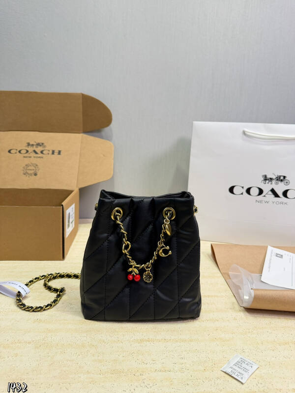 Coach Pink shoulder bag — Premium Replica