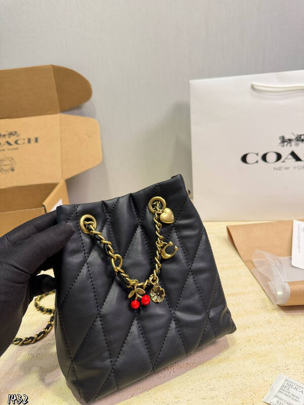Coach Pink shoulder bag — Premium Replica