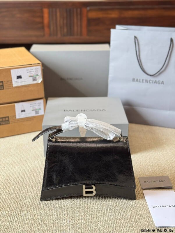 Balenciaga Crush Black cracked leather shoulder — 1:1 Replica