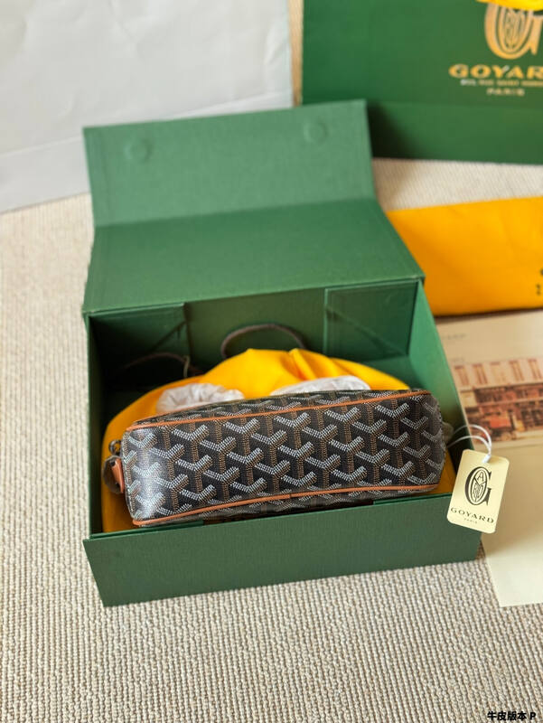 Goyard Brown shoulder bag — Premium Replica