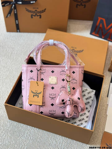 MCM Toni Visetos 19x16cm shoulder bag 1 1 Replica