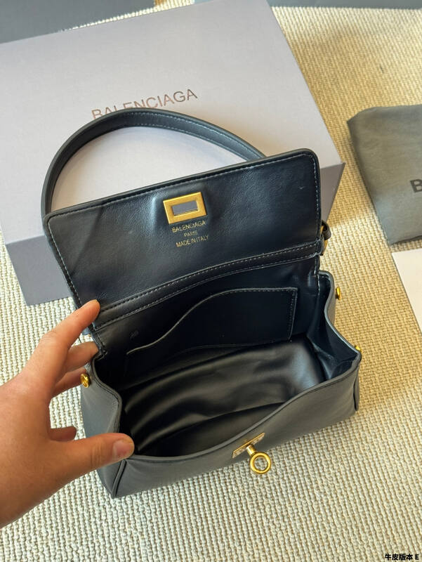 Balenciaga Black shoulder bag — Top Quality Replica
