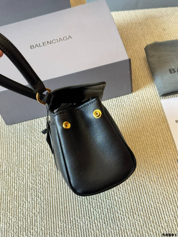 Balenciaga Black shoulder bag — Top Quality Replica