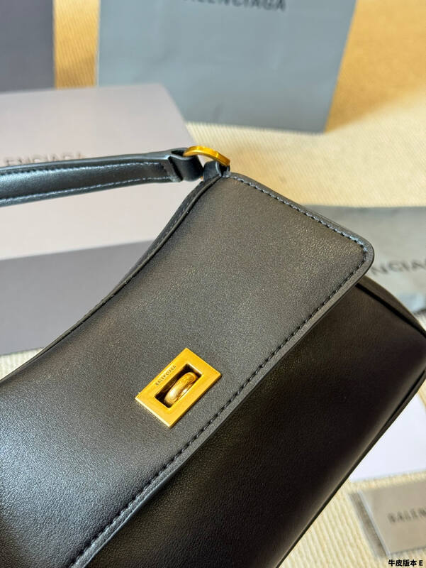 Balenciaga Black shoulder bag — Top Quality Replica