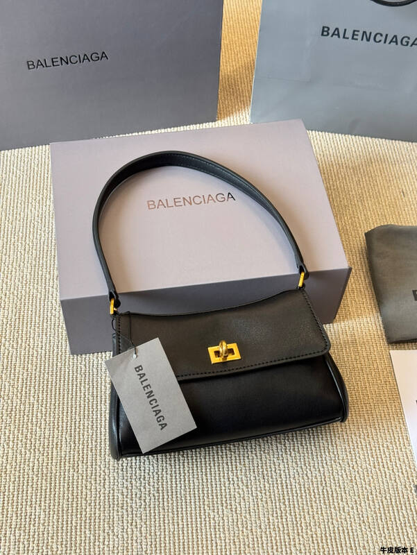 Balenciaga Black shoulder bag — Top Quality Replica