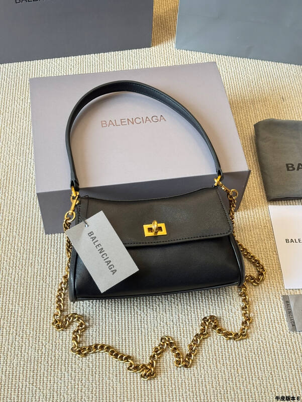 Balenciaga Black shoulder bag — Top Quality Replica