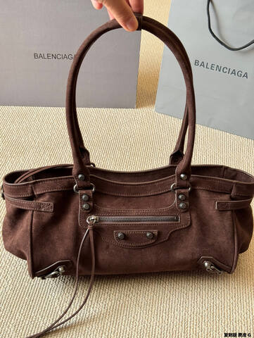 Balenciaga Brown 25x18x10cm shoulder bag 1 1 Replica