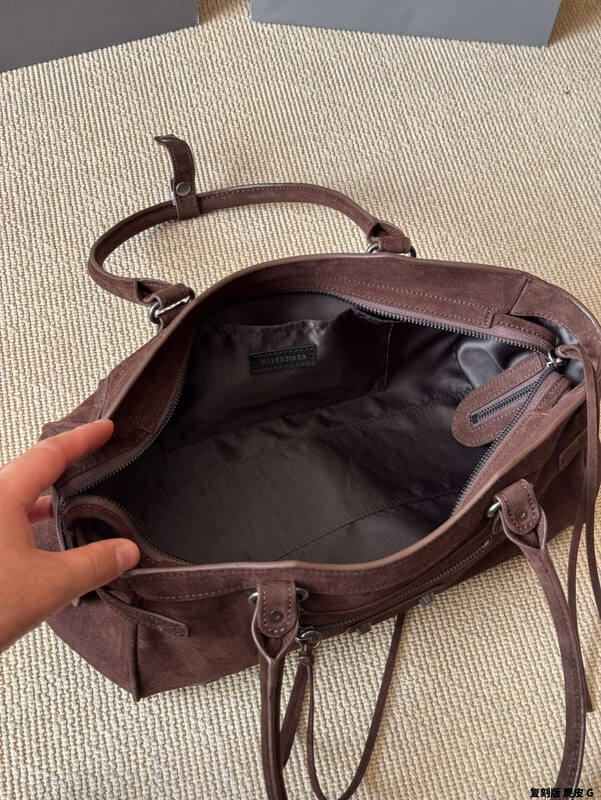 Balenciaga Brown 25x18x10cm shoulder bag — 1:1 Replica