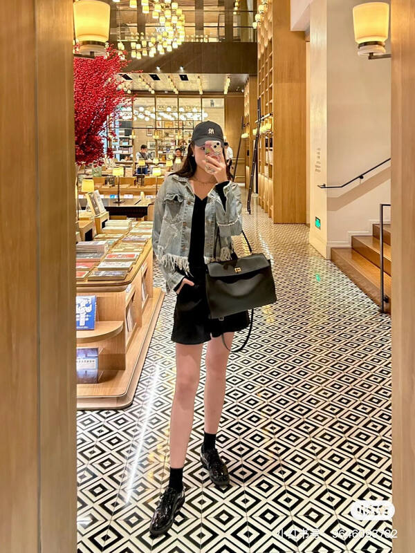Balenciaga Black 30x22x12cm shoulder bag — 1:1 Replica