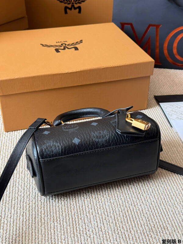 MCM Monogram shoulder bag — 1:1 Replica
