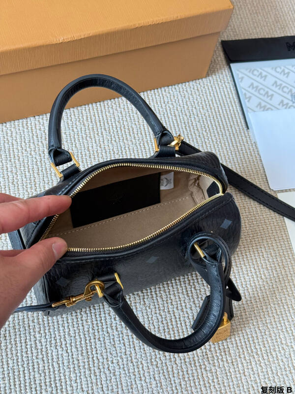 MCM Monogram shoulder bag — 1:1 Replica