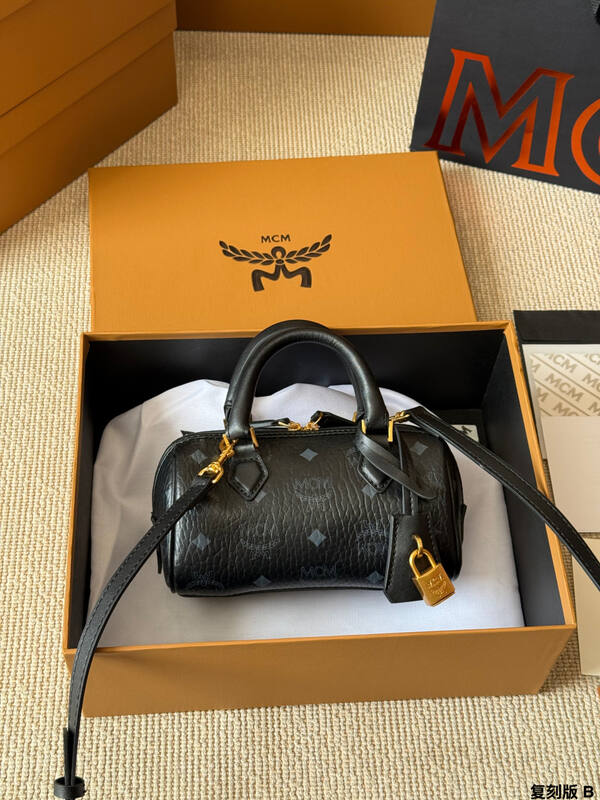 MCM Monogram shoulder bag — 1:1 Replica