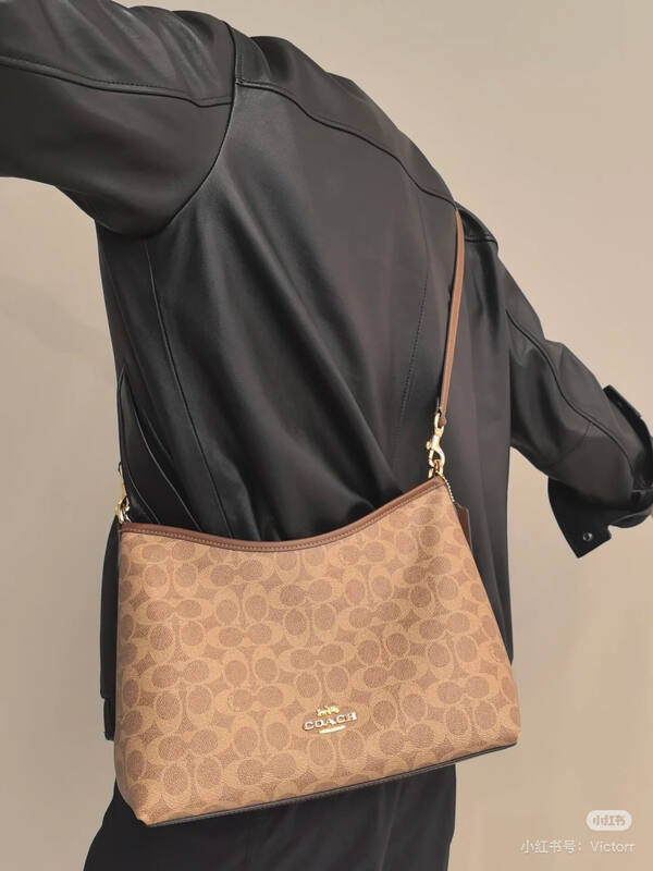 Coach Brown shoulder bag — Premium Replica