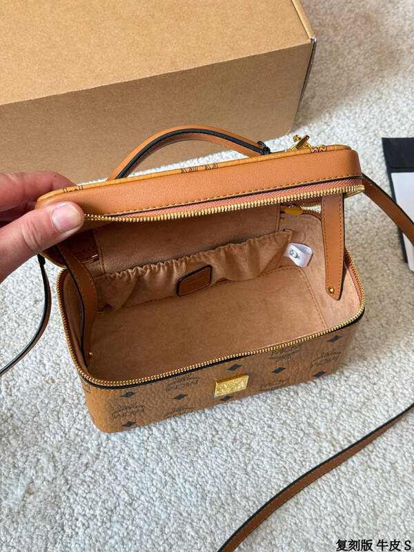 MCM Monogram 25x18x10cm shoulder bag — AAA Quality Replica