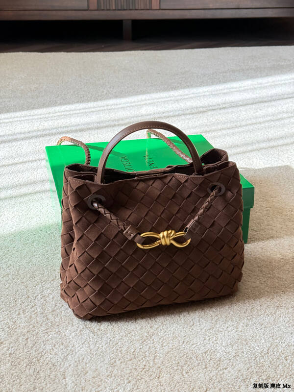 Bottega Veneta Brown 30x22x12cm shoulder bag — AAA Quality Replica