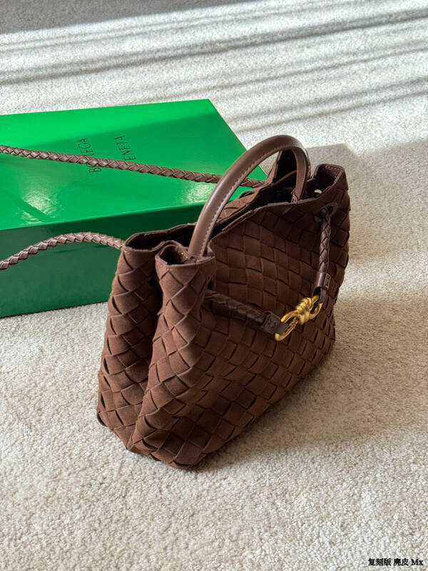Bottega Veneta Brown 30x22x12cm shoulder bag — AAA Quality Replica