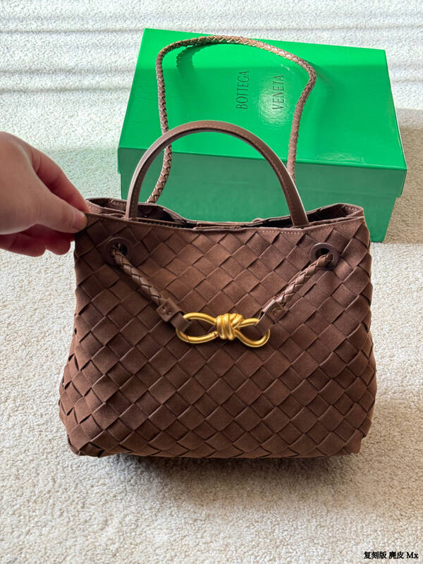 Bottega Veneta Brown 30x22x12cm shoulder bag — AAA Quality Replica
