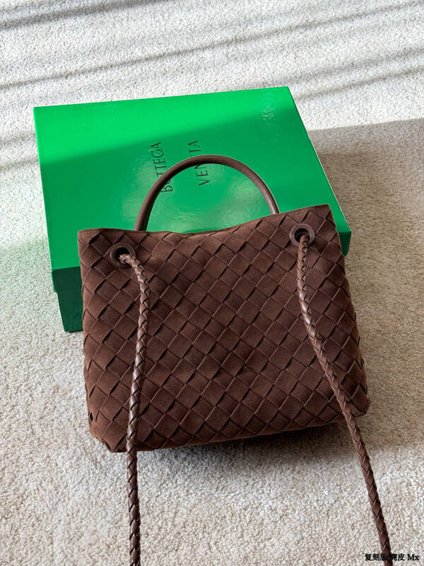 Bottega Veneta Brown 30x22x12cm shoulder bag — AAA Quality Replica