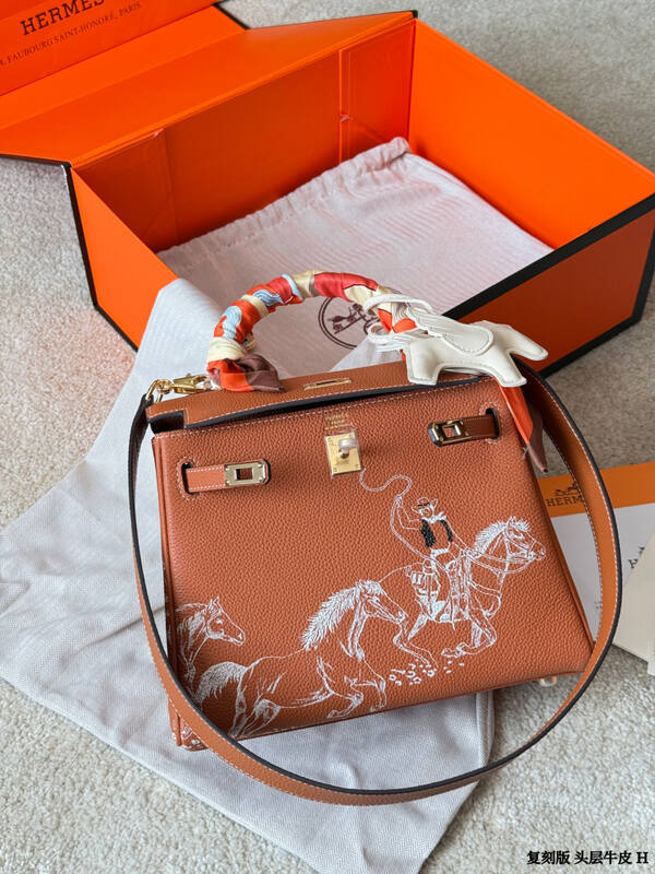 Hermes Kelly Brown leather with white horse print shoulder — Premium Replica