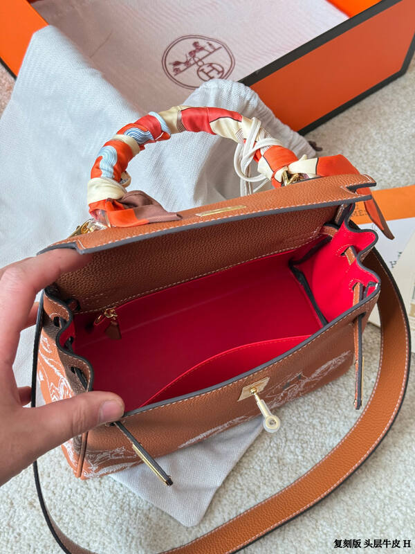 Hermes Kelly Brown leather with white horse print shoulder — Premium Replica