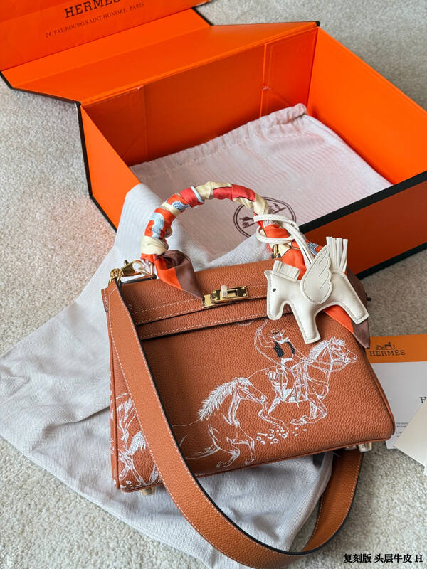 Hermes Kelly Brown leather with white horse print shoulder — Premium Replica
