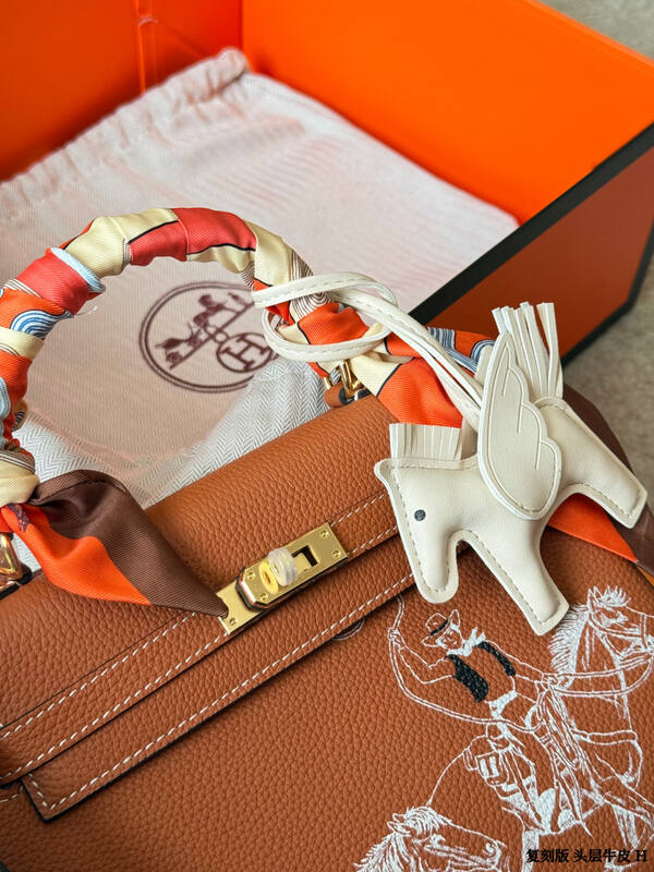 Hermes Kelly Brown leather with white horse print shoulder — Premium Replica