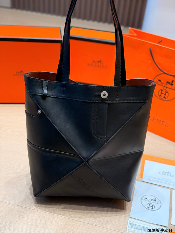 Loewe Black shoulder bag — Premium Replica