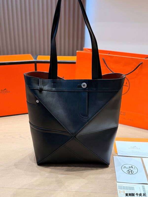 Loewe Black shoulder bag — Premium Replica