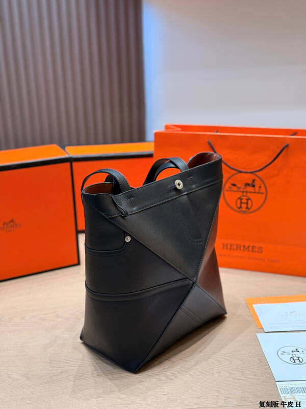 Loewe Black shoulder bag — Premium Replica