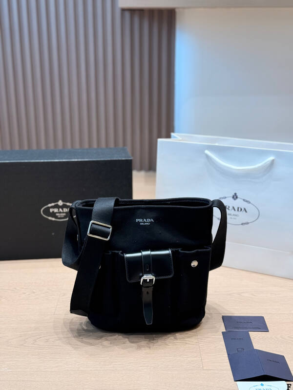 Prada Black 25x18x10cm shoulder bag — AAA Quality Replica