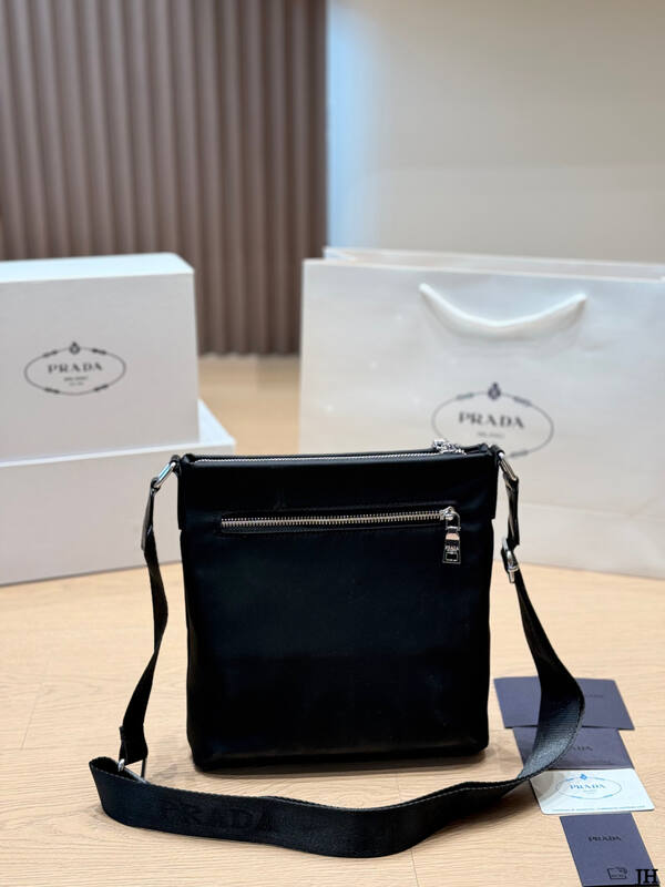 Prada Black 25x18x10cm shoulder bag — Premium Replica