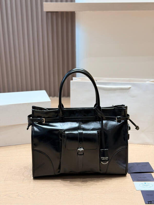 Prada Black shoulder bag — Premium Replica