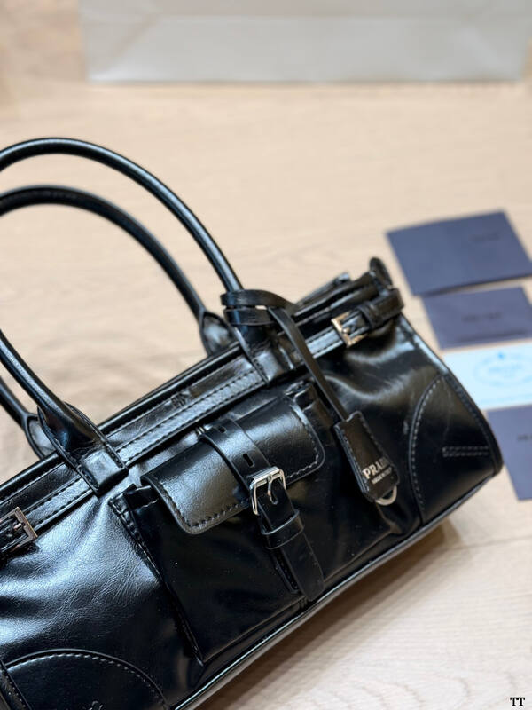 Prada Black shoulder bag — Premium Replica