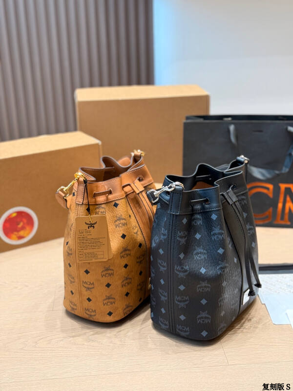MCM Monogram 25x18x10cm shoulder bag — Premium Replica