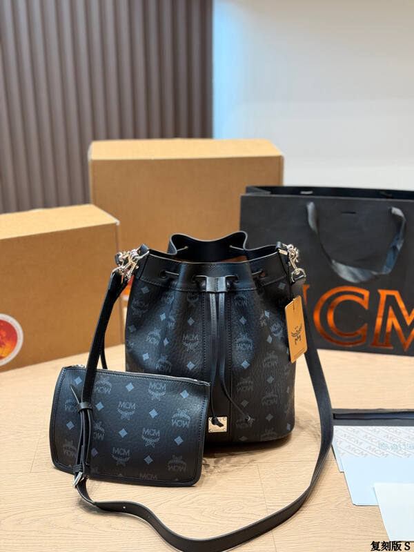 MCM Monogram 25x18x10cm shoulder bag — Premium Replica
