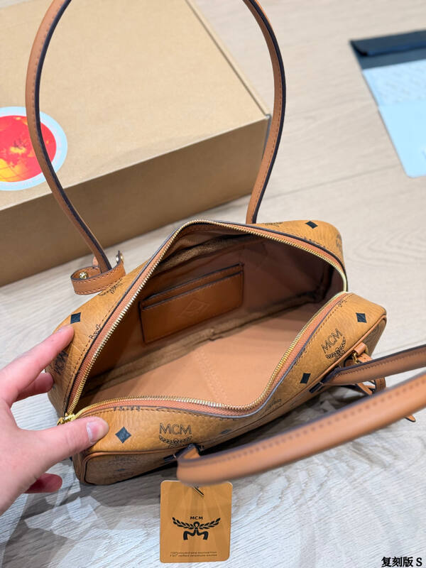 MCM Monogram 25x18x10cm shoulder bag — AAA Quality Replica