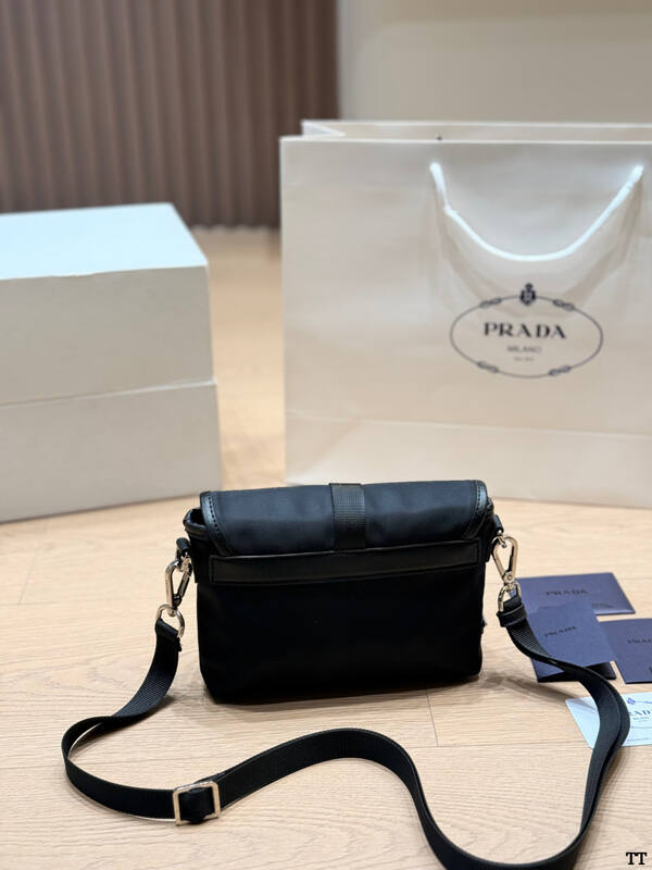 Prada Black 25x18x10cm shoulder bag — 1:1 Replica