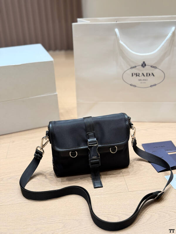 Prada Black 25x18x10cm shoulder bag — 1:1 Replica
