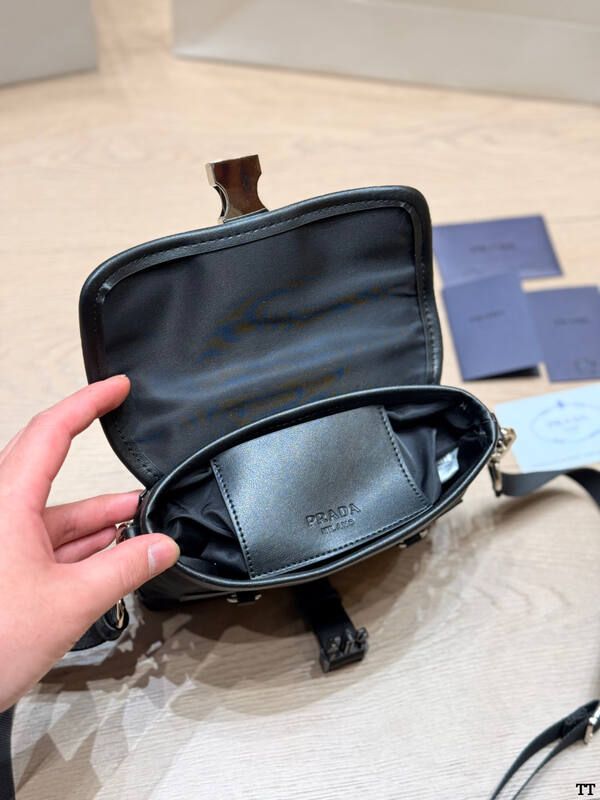 Prada Black 25x18x10cm shoulder bag — 1:1 Replica